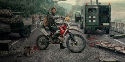 A character on a motorcycle in Apocalypse Z.