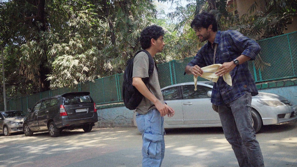 Two paparazzi in V/H/S/Beyond.